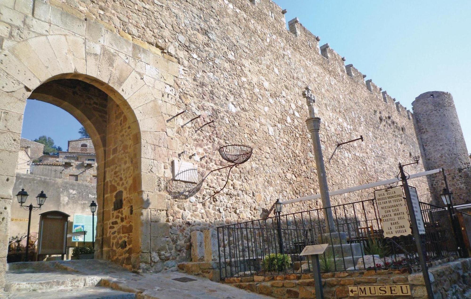 Amazing Apartment In Tossa De Mar With Wifi Exterior foto